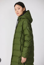 Load image into Gallery viewer, Tanta Puddle Coat - Bronze Green