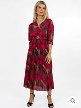Load image into Gallery viewer, Pleated Positano Dress - Wine/ Green
