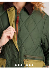 Load image into Gallery viewer, Stella Quilted Coat Dark Green
